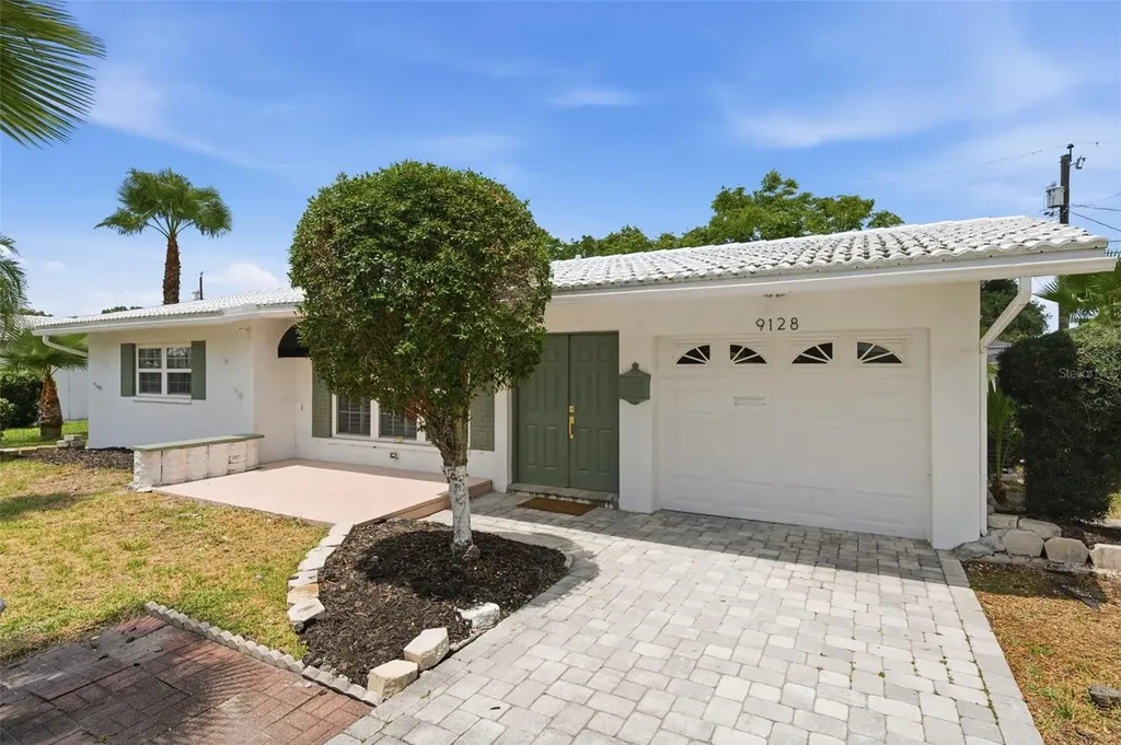 9128 142nd Street Seminole FL 33776