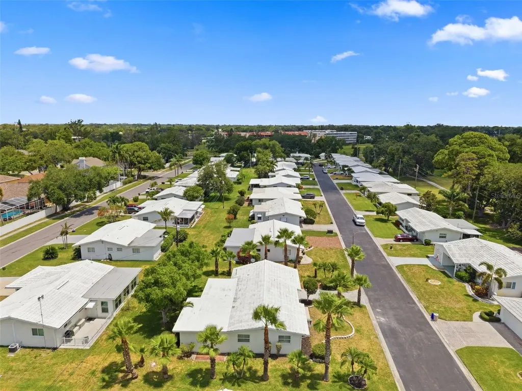 9128 142nd Street Seminole FL 33776