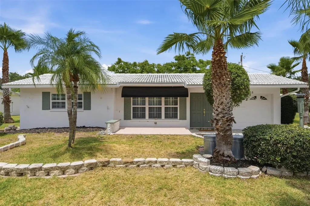 9128 142nd Street Seminole FL 33776