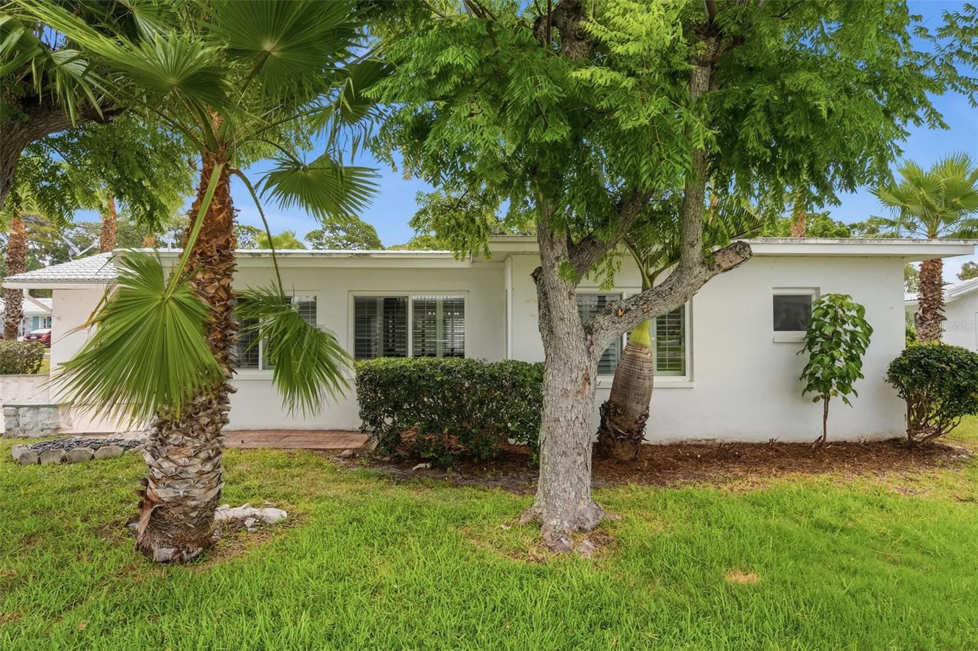 9128 142nd Street Seminole FL 33776