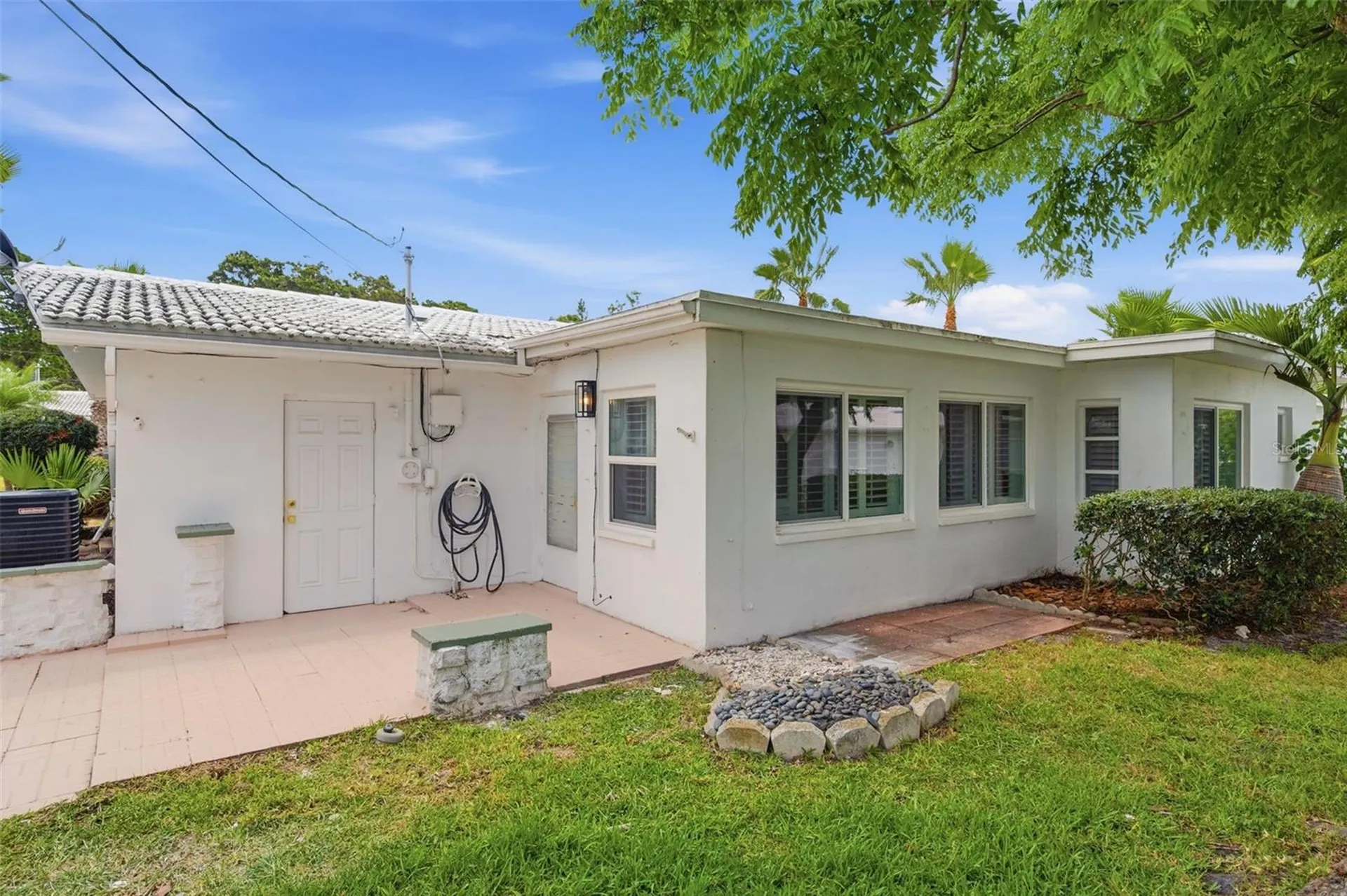 9128 142nd Street Seminole FL 33776