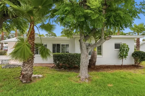 9128 142nd Street Seminole FL 33776