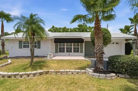 9128 142nd Street Seminole FL 33776