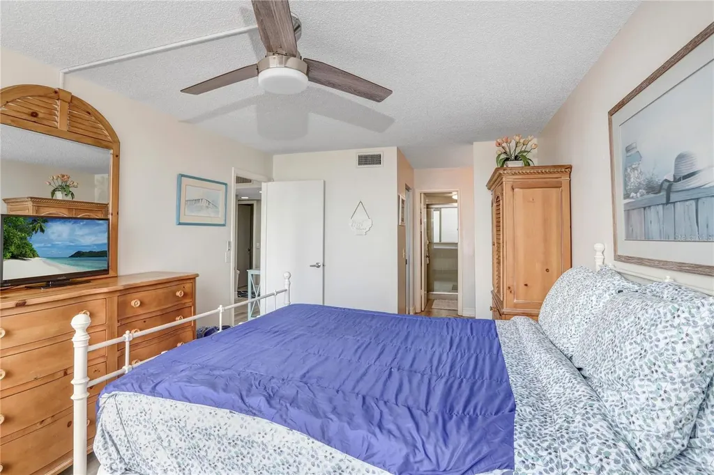 6104 Palma Del Mar Boulevard S St Petersburg FL 33715