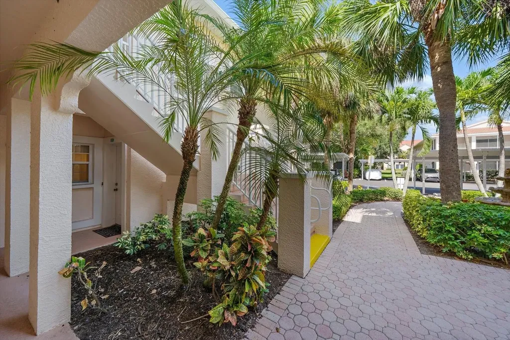 4216 Central Sarasota Parkway Sarasota FL 34238