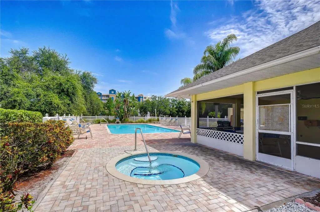 1050 Starkey Road Largo FL 33771