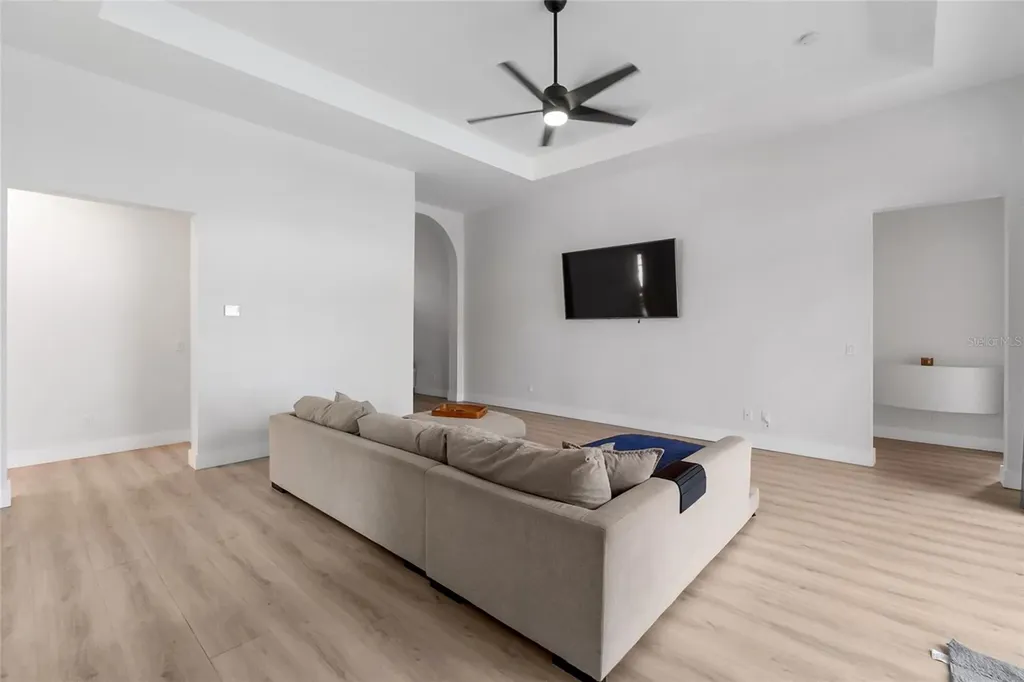 6603 38th Street E Sarasota FL 34243