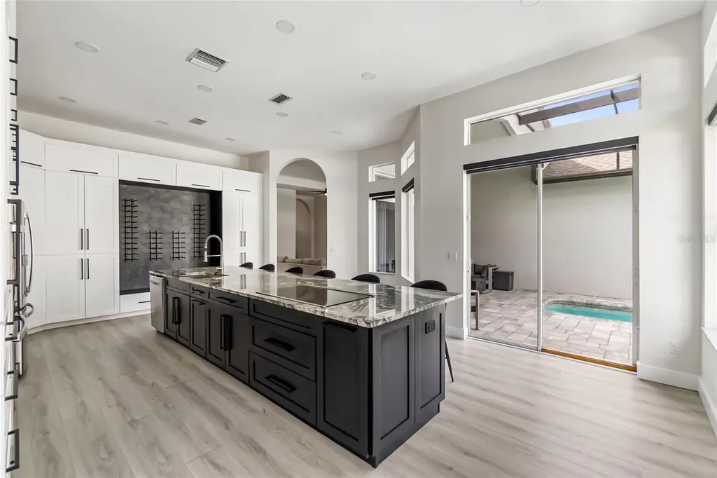 6603 38th Street E Sarasota FL 34243