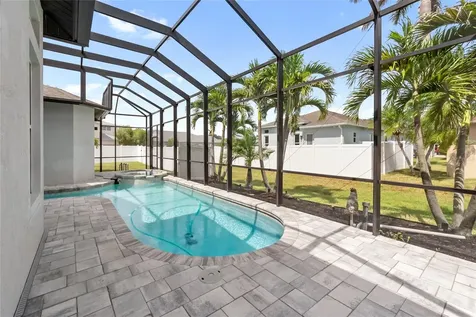 6603 38th Street E Sarasota FL 34243