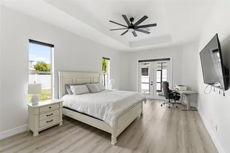6603 38th Street E Sarasota FL 34243