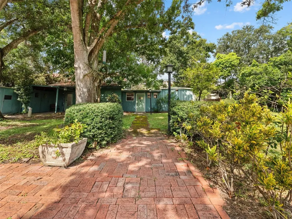 200 66th Street N St Petersburg FL 33710