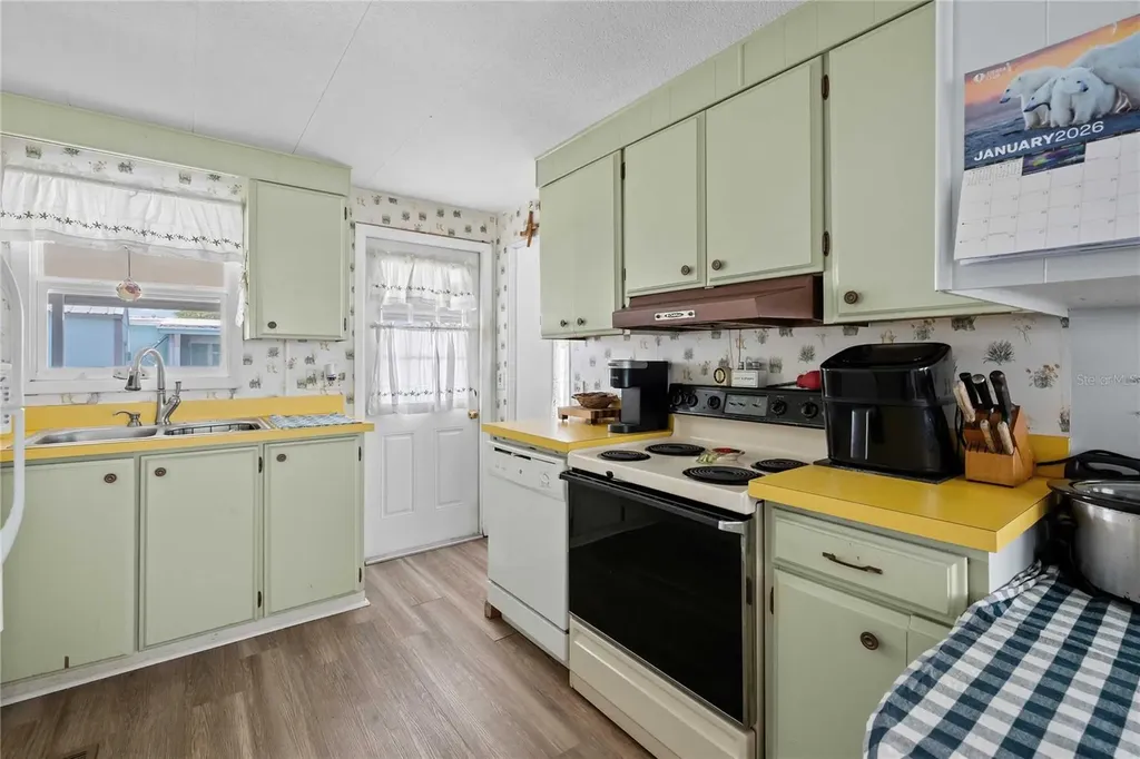 5301 Flint Street Zephyrhills FL 33542