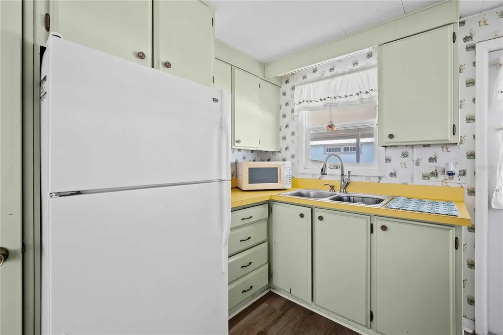 5301 Flint Street Zephyrhills FL 33542