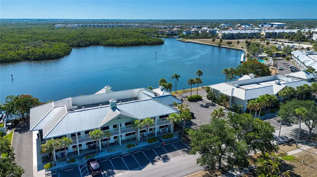 611 Destiny Drive Ruskin FL 33570