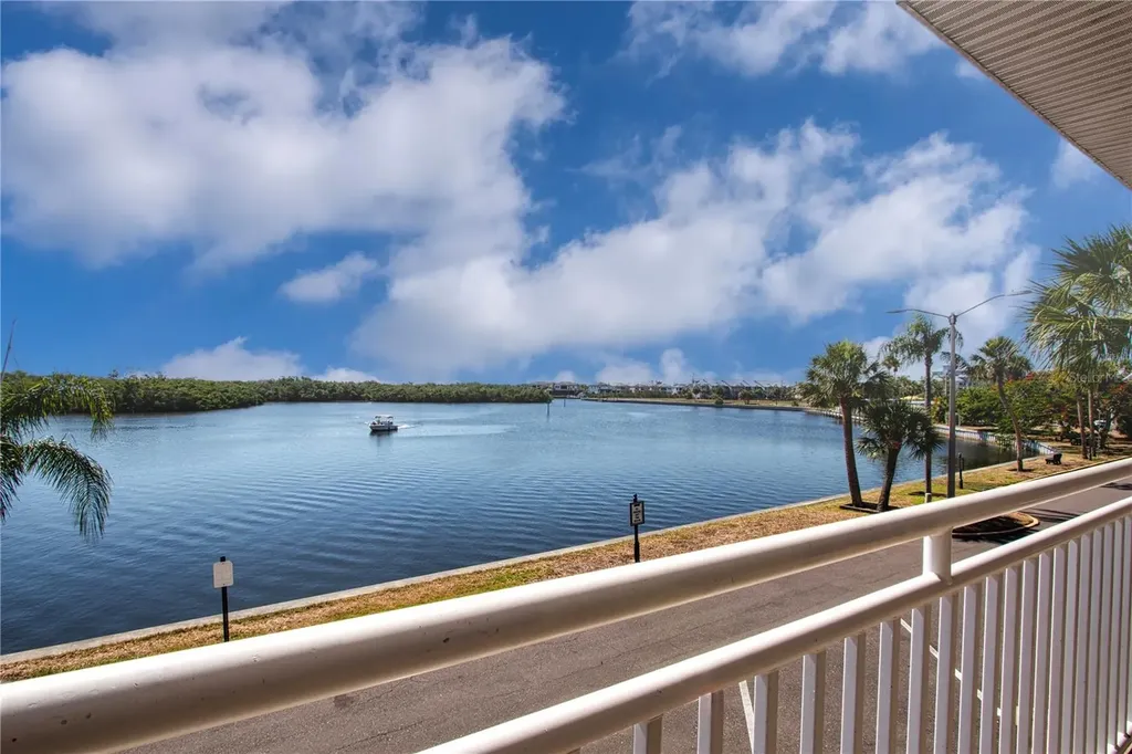 611 Destiny Drive Ruskin FL 33570