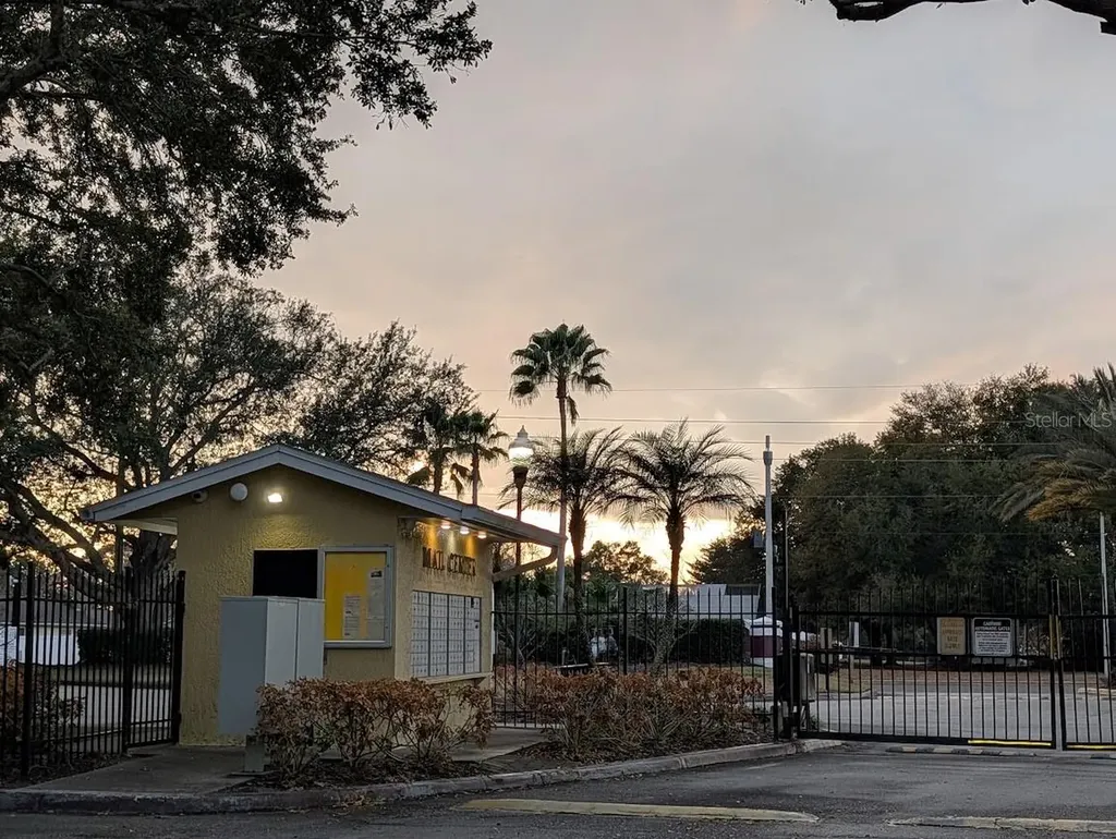 2019 Dixie Belle Drive Orlando FL 32812