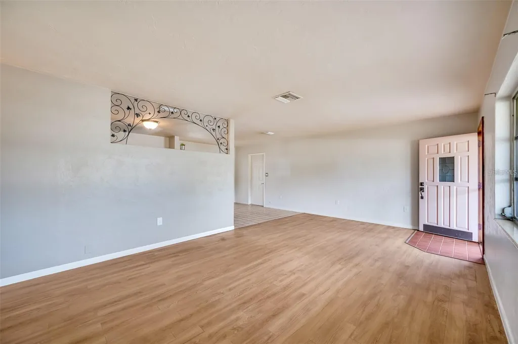 10833 111th Place N Seminole FL 33778