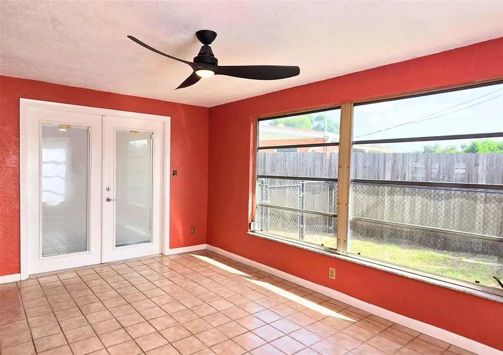 10833 111th Place N Seminole FL 33778