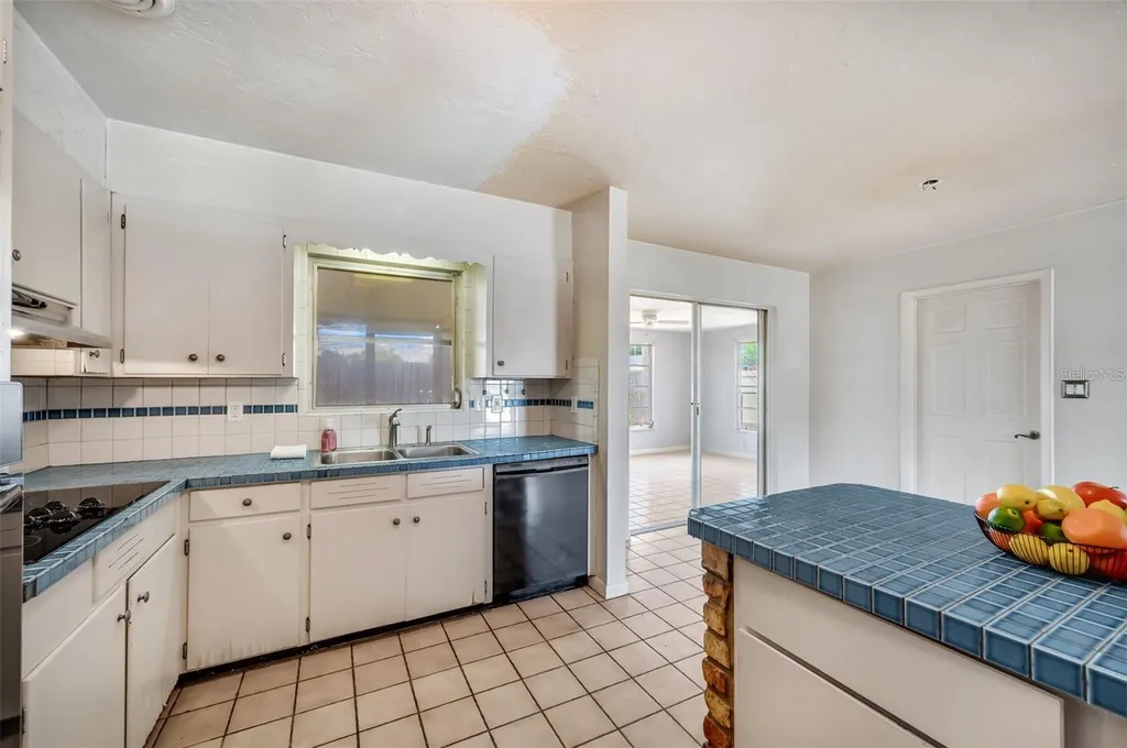 10833 111th Place N Seminole FL 33778