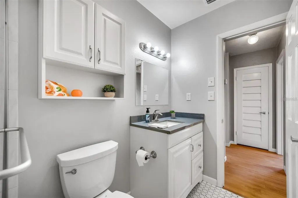 10833 111th Place N Seminole FL 33778