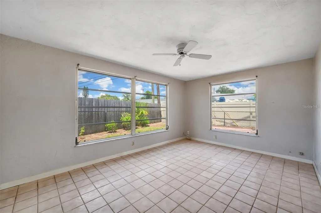 10833 111th Place N Seminole FL 33778