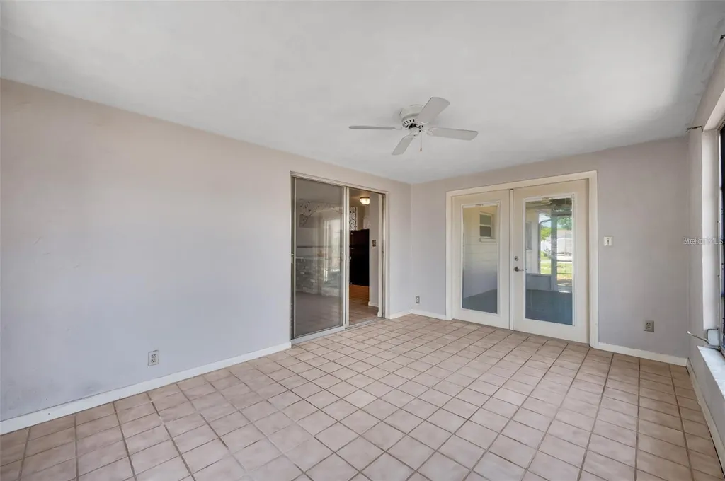 10833 111th Place N Seminole FL 33778