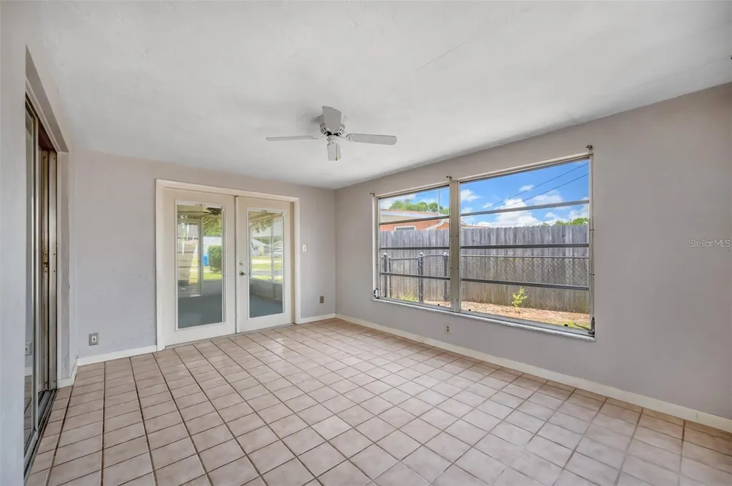 10833 111th Place N Seminole FL 33778
