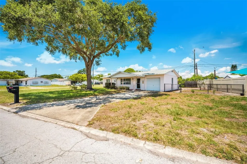 10833 111th Place N Seminole FL 33778
