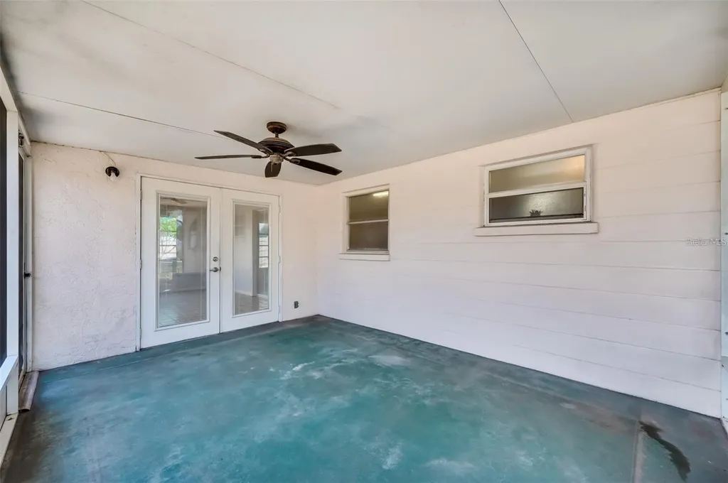 10833 111th Place N Seminole FL 33778
