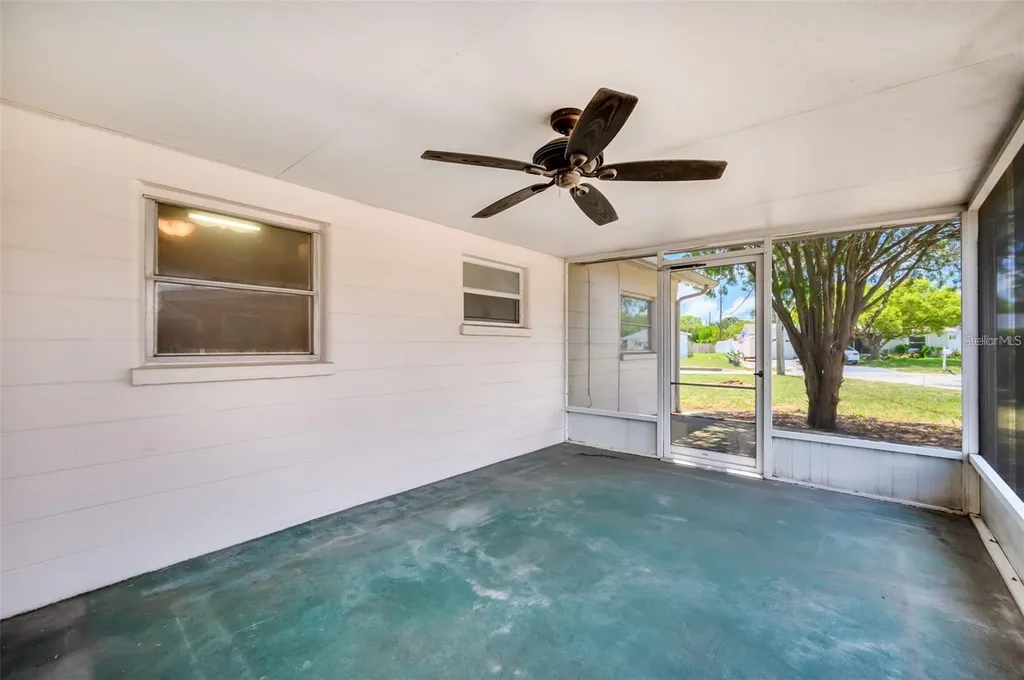 10833 111th Place N Seminole FL 33778
