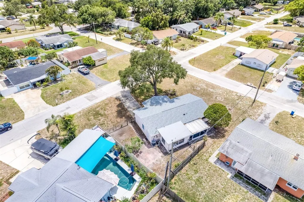 10833 111th Place N Seminole FL 33778