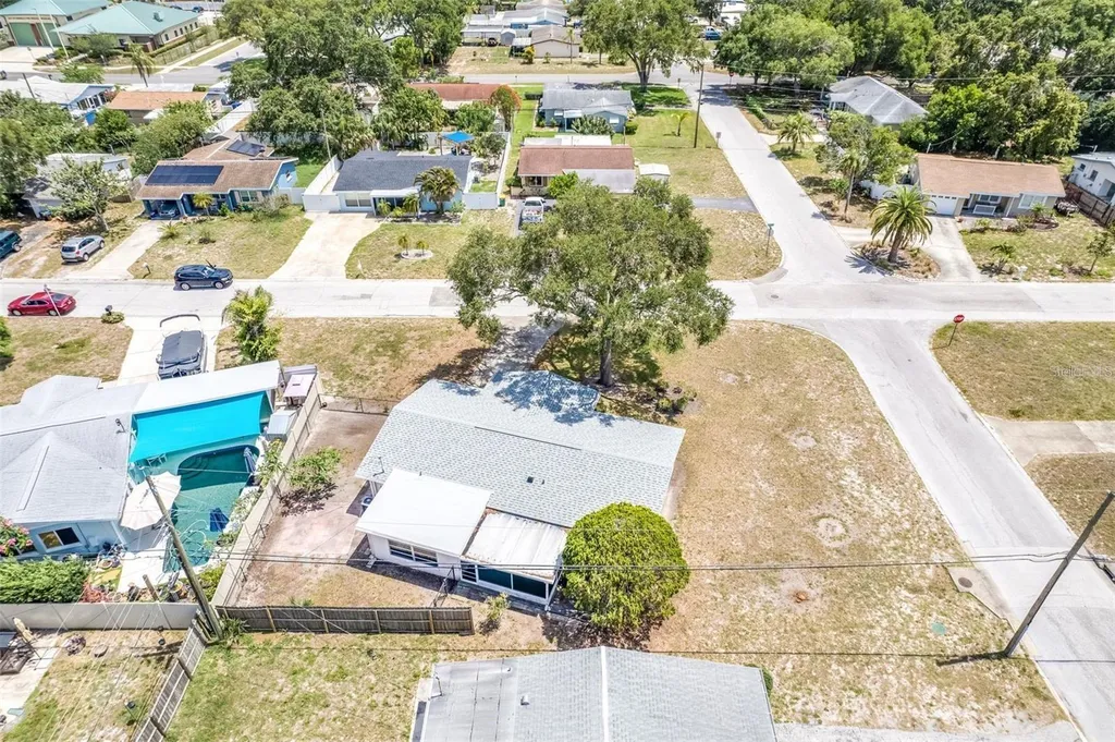 10833 111th Place N Seminole FL 33778