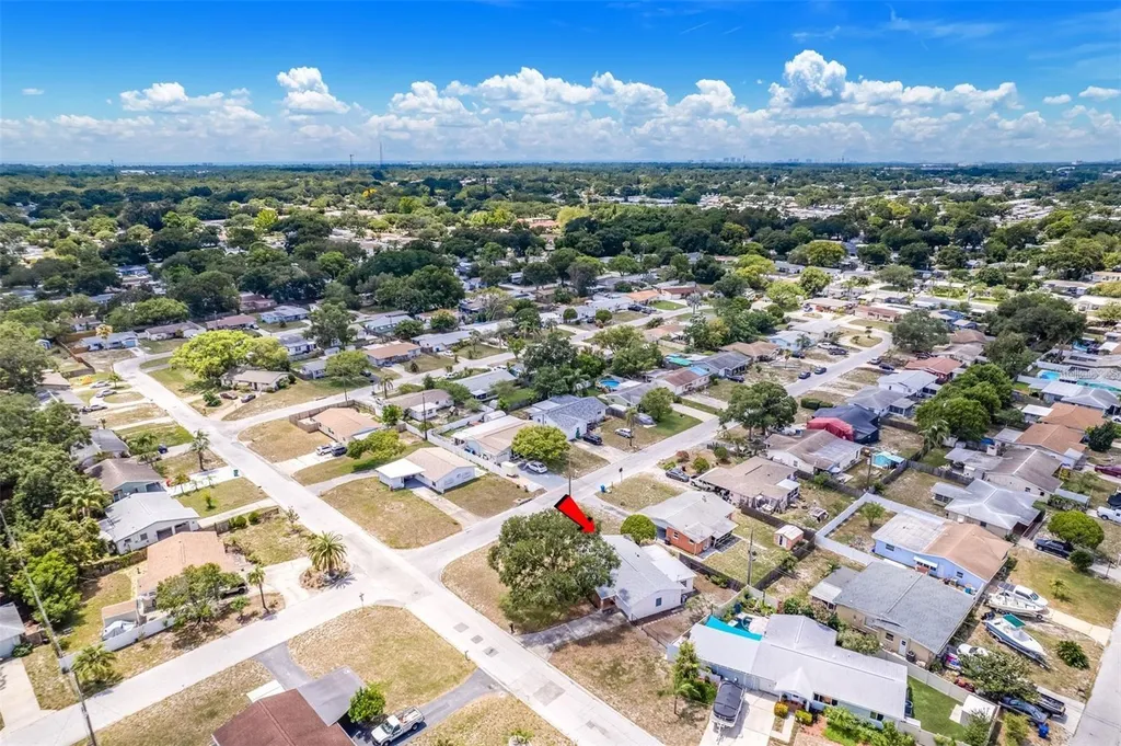 10833 111th Place N Seminole FL 33778