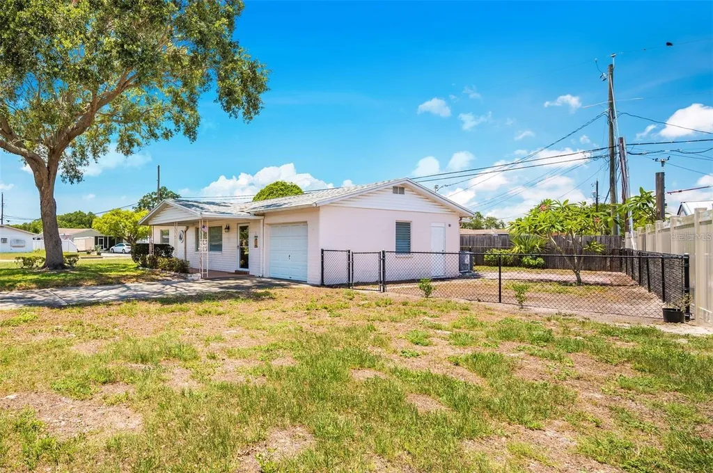 10833 111th Place N Seminole FL 33778