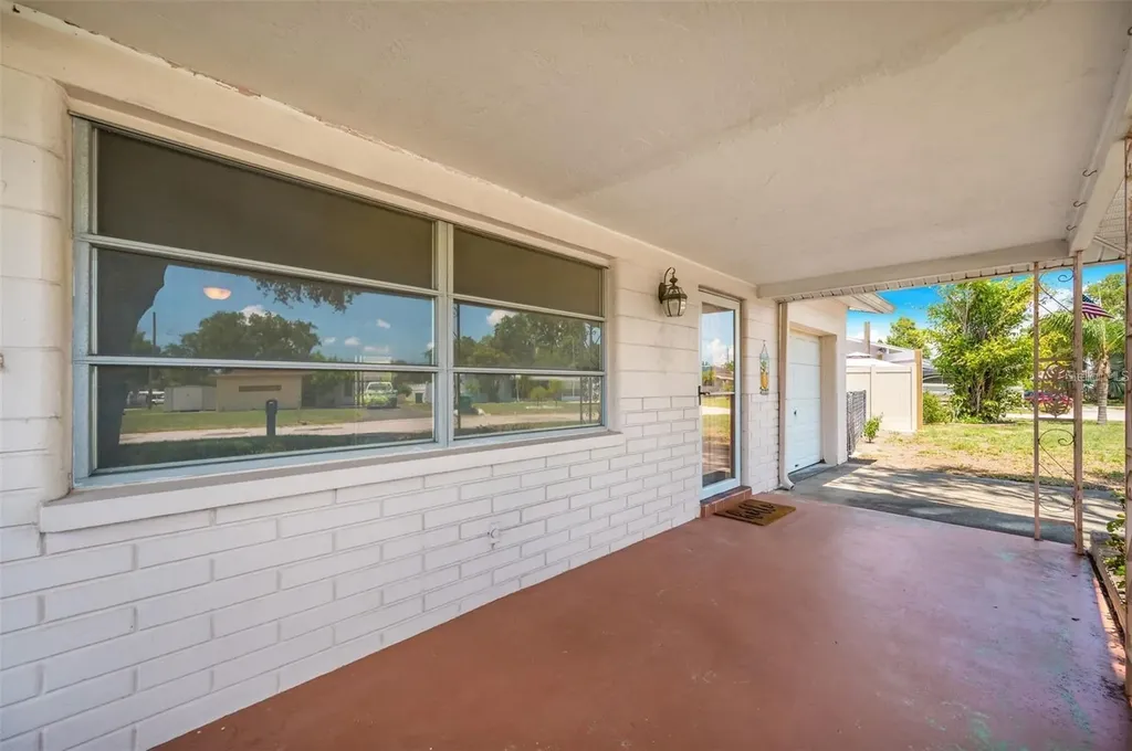 10833 111th Place N Seminole FL 33778
