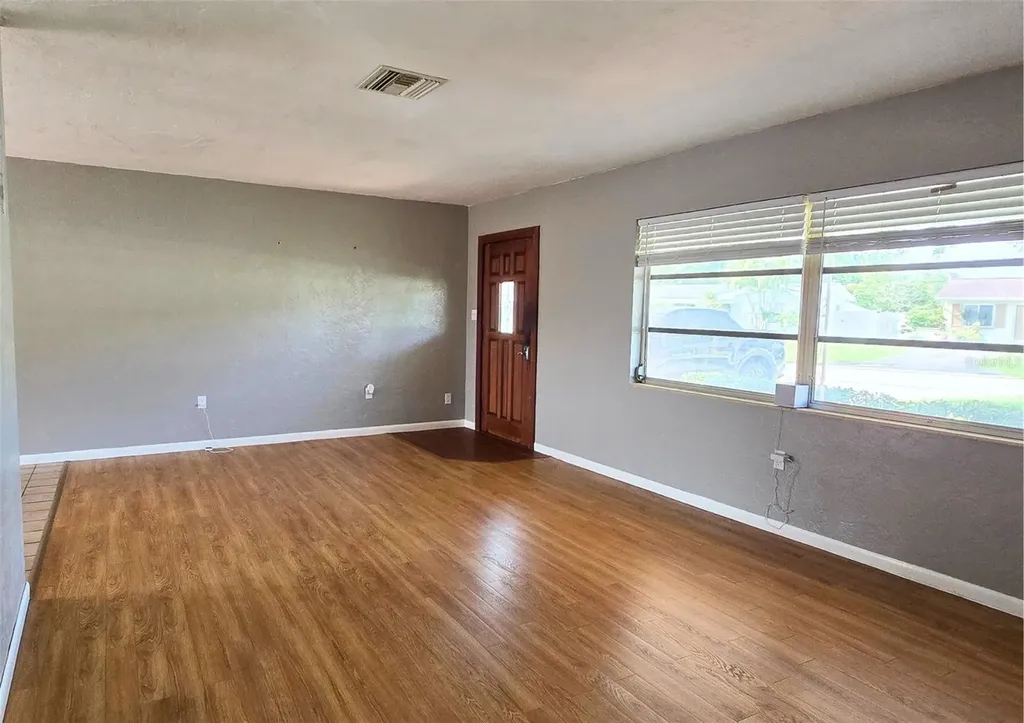 10833 111th Place N Seminole FL 33778