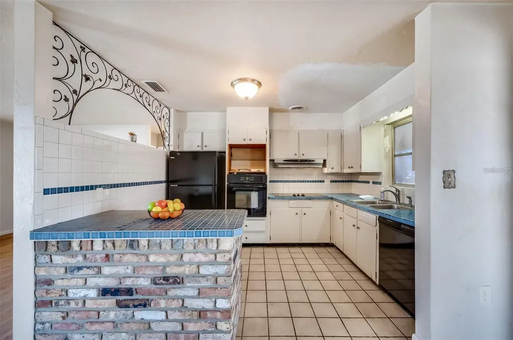 10833 111th Place N Seminole FL 33778