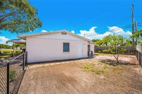 10833 111th Place N Seminole FL 33778