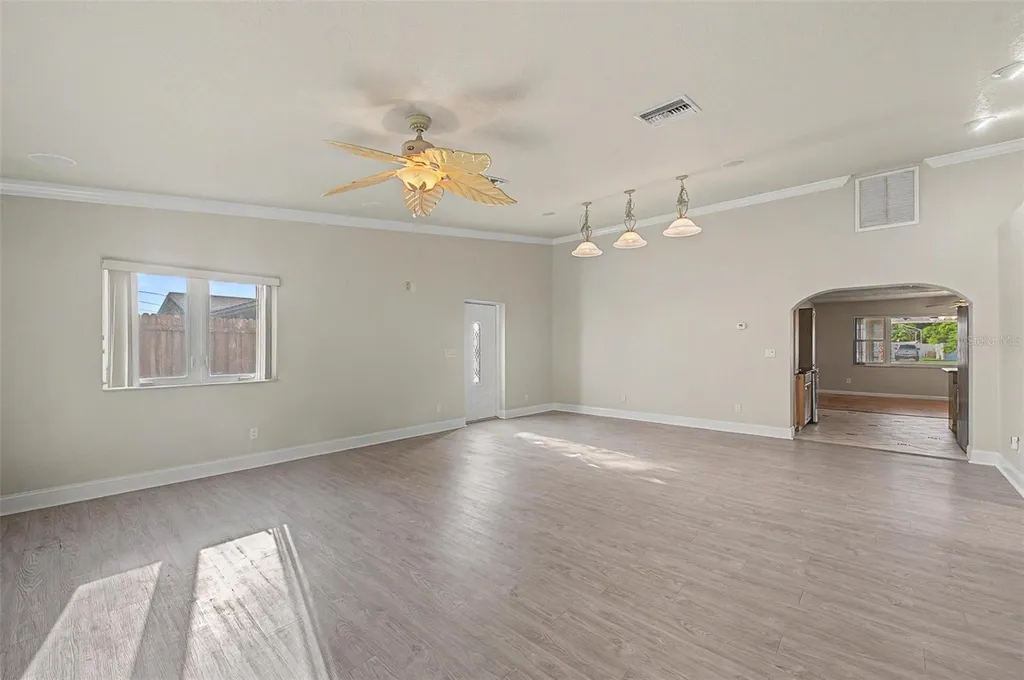 5580 58th Avenue N St Petersburg FL 33709