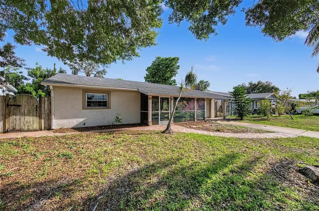 5580 58th Avenue N St Petersburg FL 33709