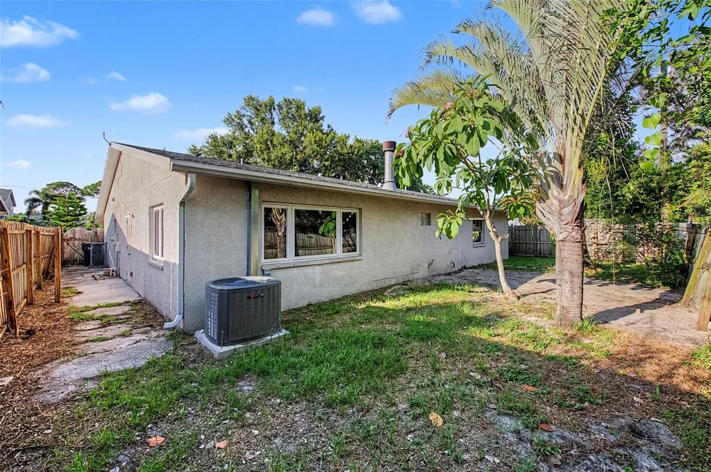 5580 58th Avenue N St Petersburg FL 33709