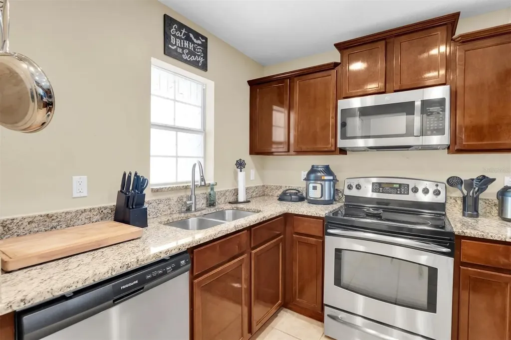 9782 Trumpet Vine Loop Trinity FL 34655