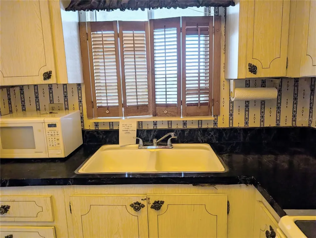 3714 Lake Bayshore Drive Bradenton FL 34205