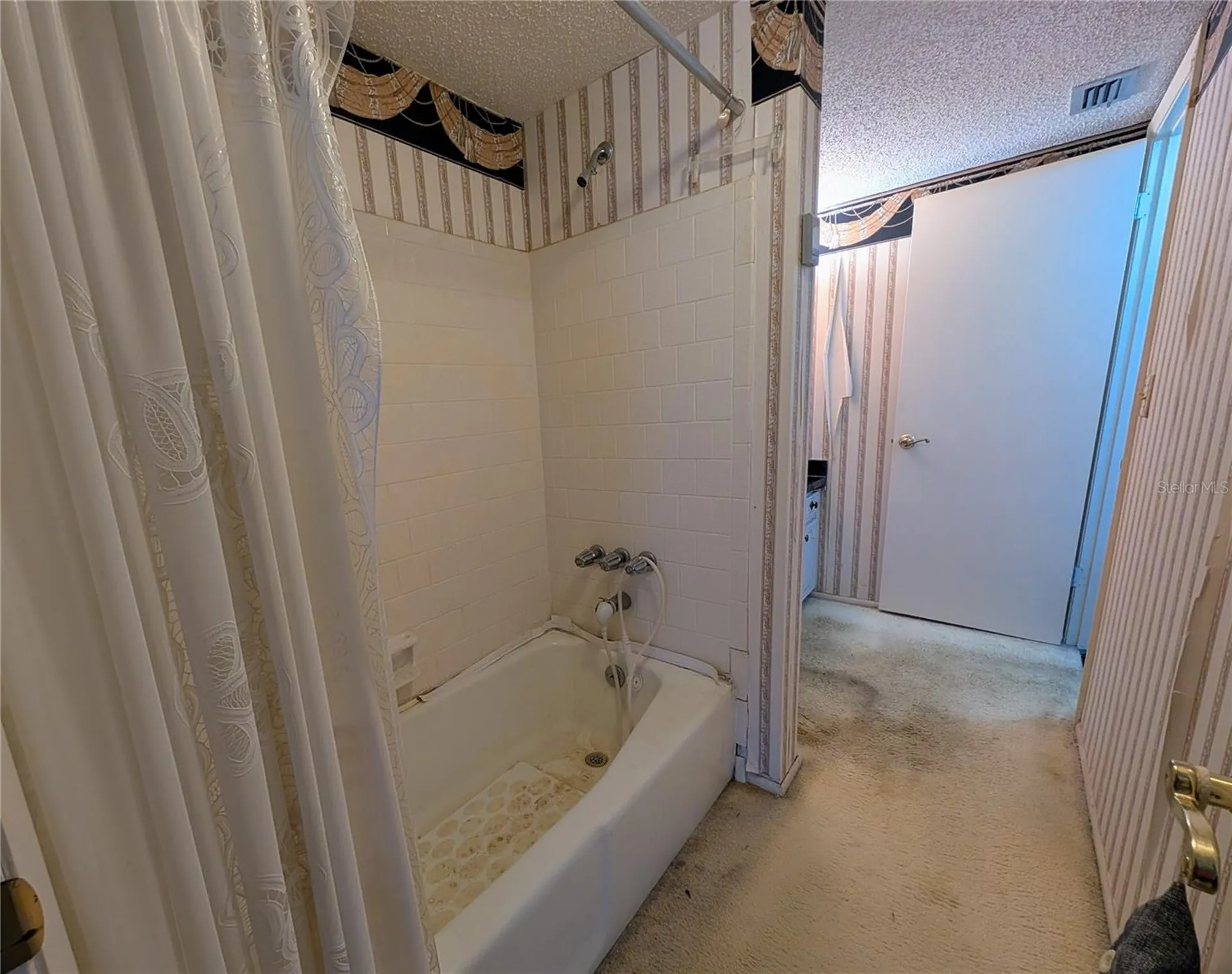 3714 Lake Bayshore Drive Bradenton FL 34205