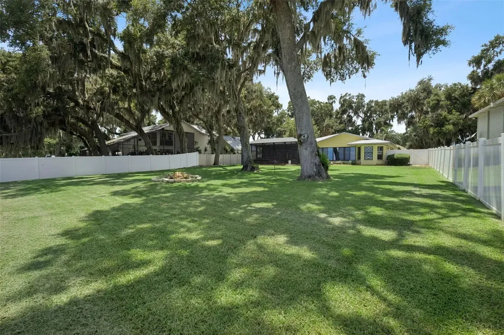 35040 Shady Oaks Lane Fruitland Park FL 34731