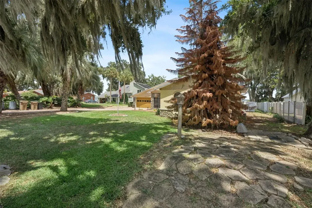 35040 Shady Oaks Lane Fruitland Park FL 34731