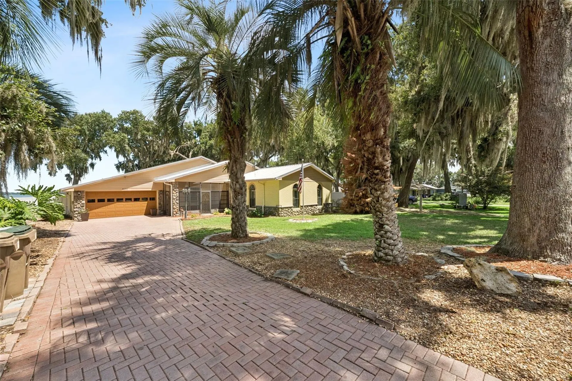 35040 Shady Oaks Lane Fruitland Park FL 34731