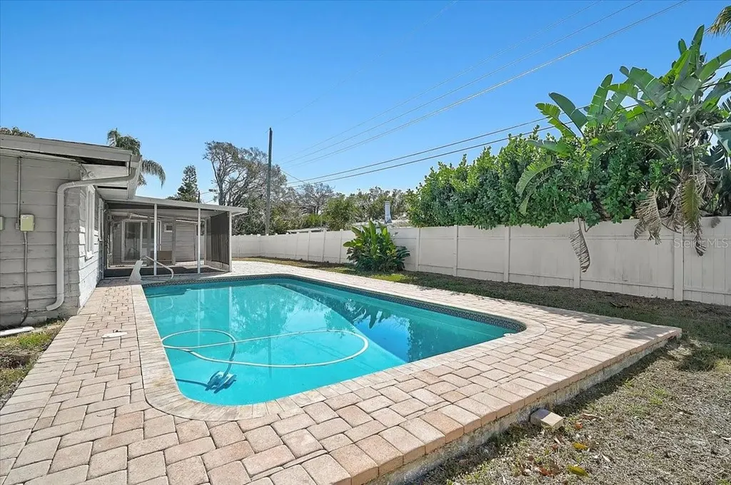 2866 Louise Street Sarasota FL 34237