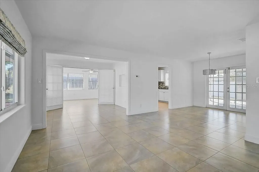 2866 Louise Street Sarasota FL 34237