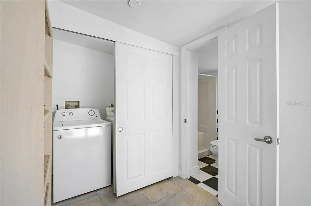 2866 Louise Street Sarasota FL 34237